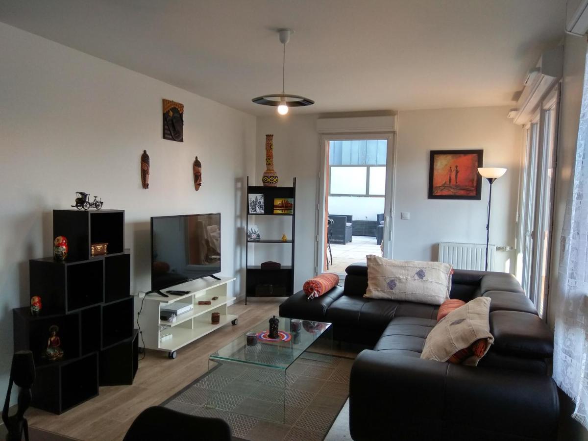 Saint Denis Appartement 2 Chambres Avec Parking Buitenkant foto
